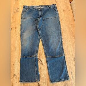 Carhartt Jeans Mens Size 42 x 30 Blue Medium Wash Denim Relaxed Fit